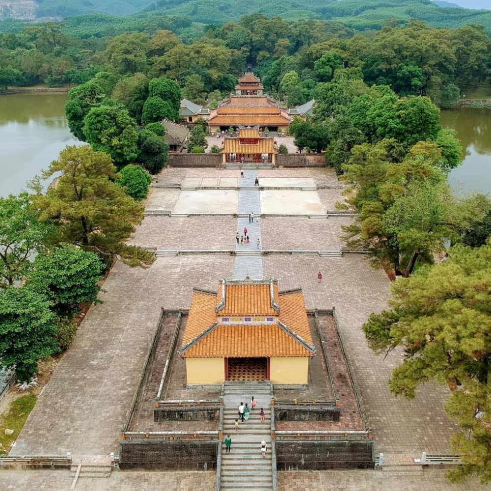The mausoleum has a large area with a refreshing green space